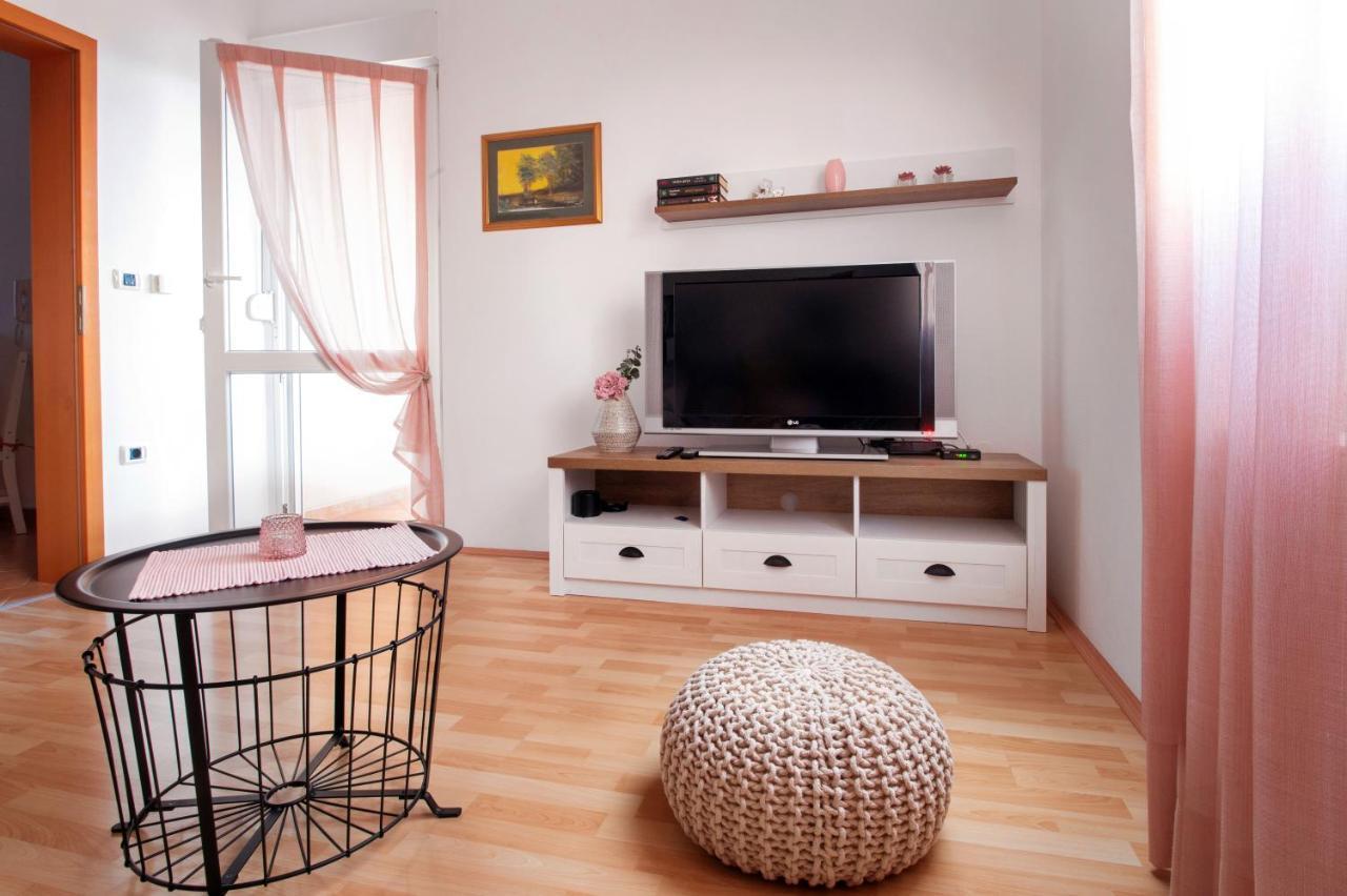 Apartments Irena With Sea View 파자나 외부 사진